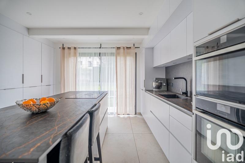 Maison - 184 m² - 7 pièces