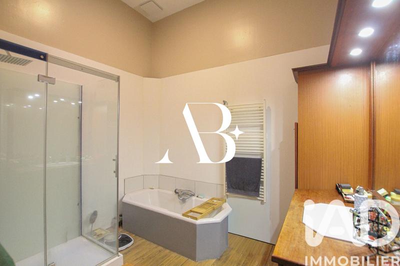 Maison - 291 m² - 8 pièces