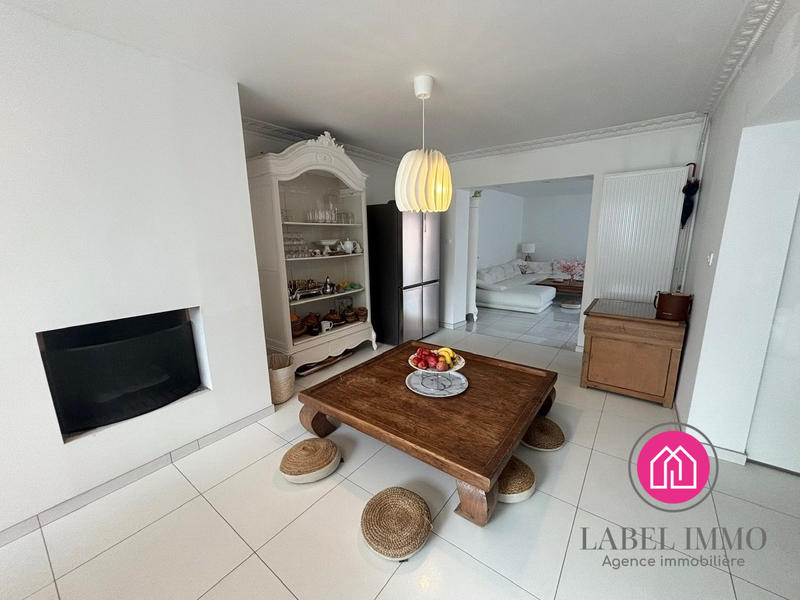 Maison - 220 m² - 8 pièces