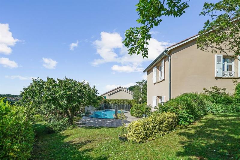 Maison - 179 m² - 6 pièces