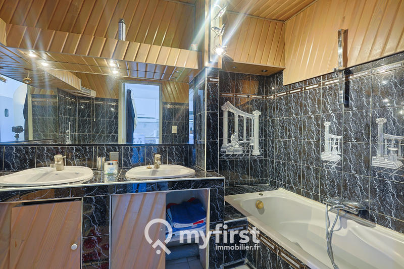 Immeuble - 181 m² - 6 pièces