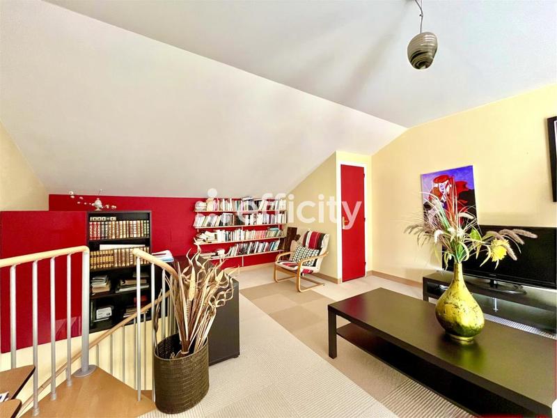 Maison - 179 m² - 5 pièces