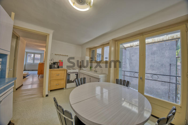 Immeuble - 120 m² - 6 pièces