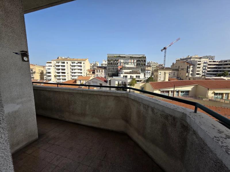 Appartement - 97 m² - 4 pièces