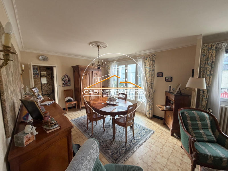 Maison traditionnelle - 91 m² - 4 pièces