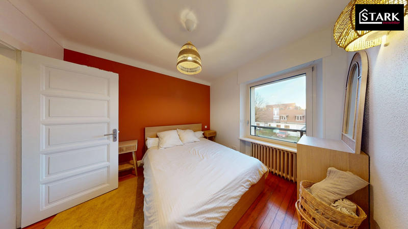 Maison - 263 m² - 9 pièces