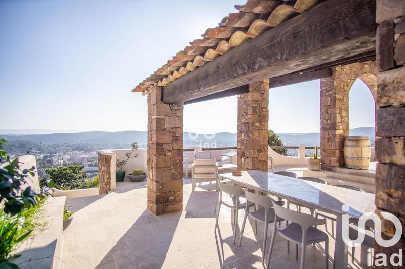 Maison - 315 m² - 14 pièces