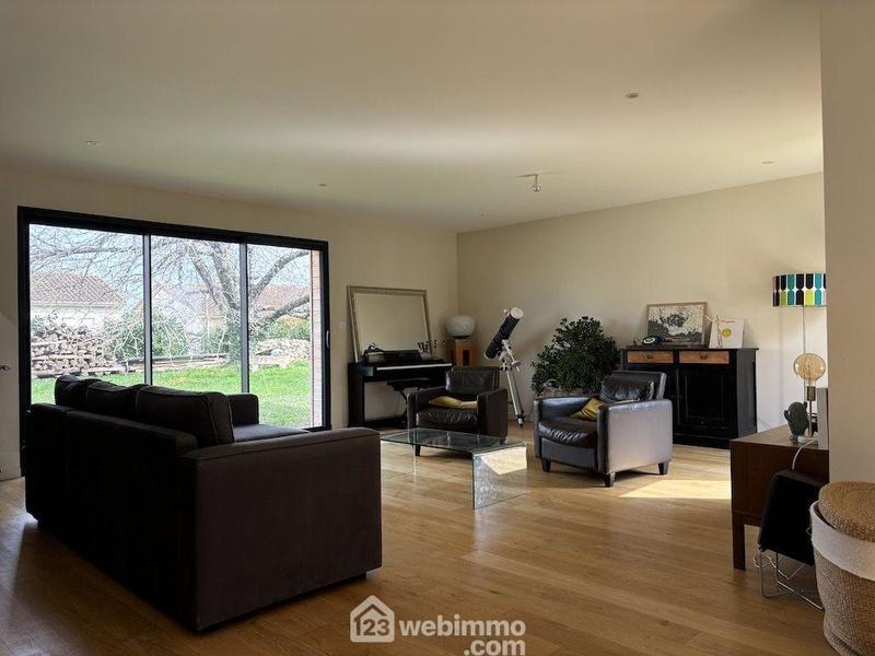 Maison - 189 m² - 7 pièces