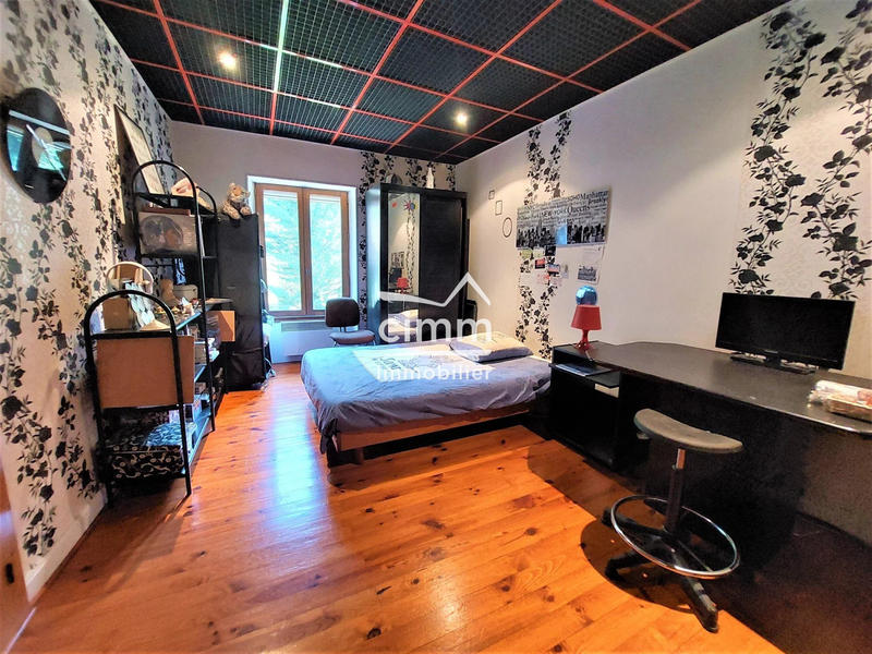 Maison - 215 m² - 7 pièces