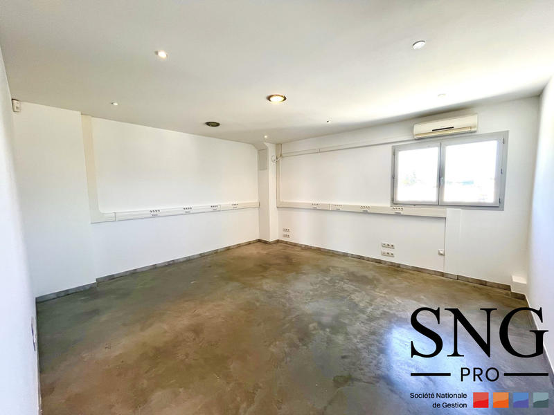 Bureau - 154 m² - 7 pièces