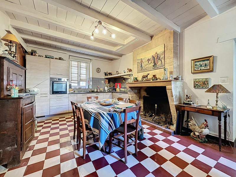 Maison - 251 m² - 5 pièces