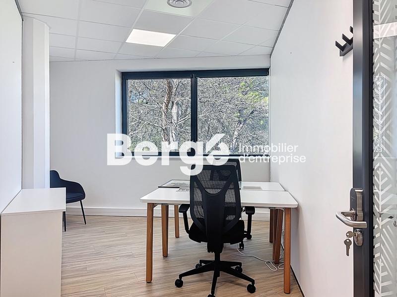 Bureau - 487 m²