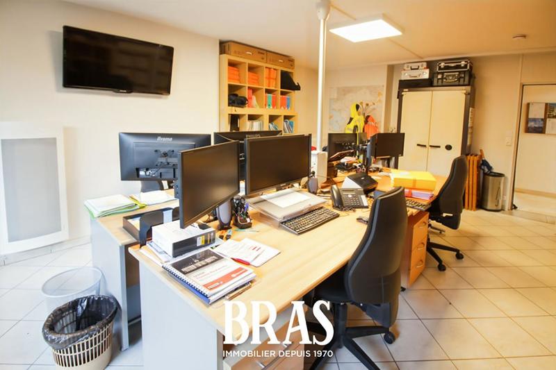 Local commercial - 89 m² - 5 pièces