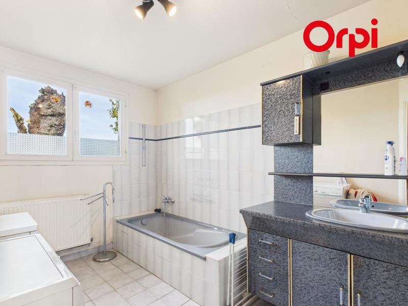 Maison - 102 m² - 4 pièces