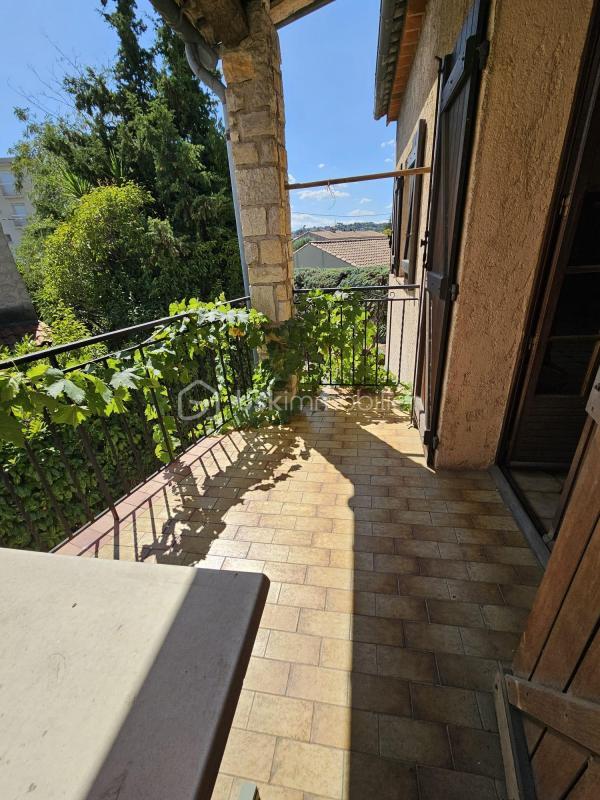 Maison traditionnelle - 232 m² - 8 pièces