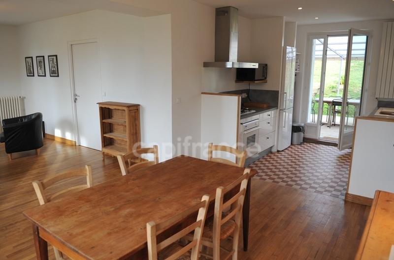 Maison - 217 m² - 11 pièces