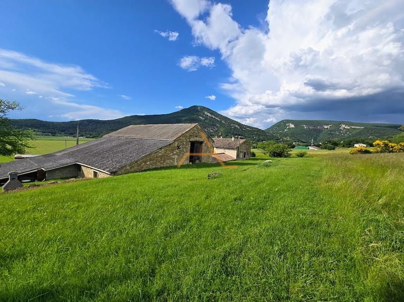 Maison en pierre - 500 m² - 5 pièces