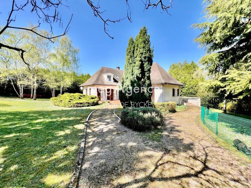 Maison - 202 m² - 7 pièces