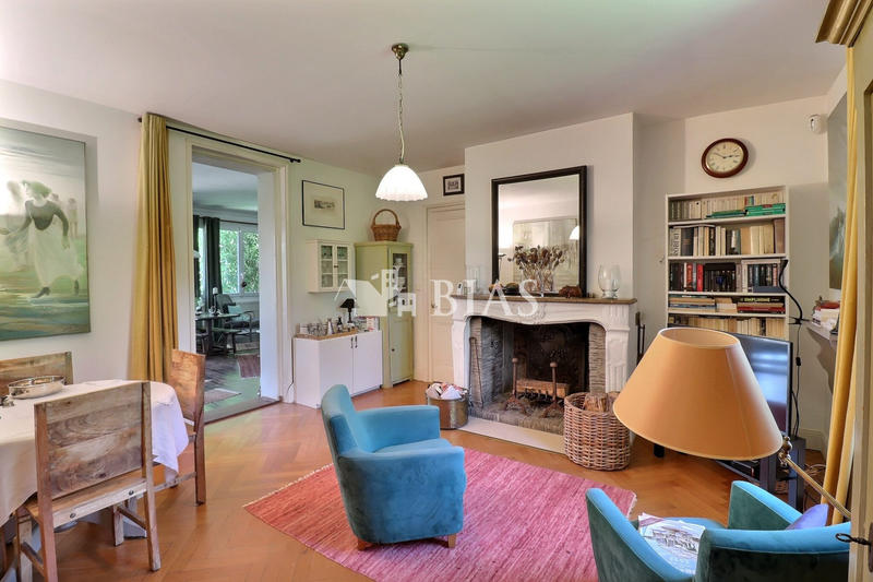 Maison - 210 m² - 7 pièces