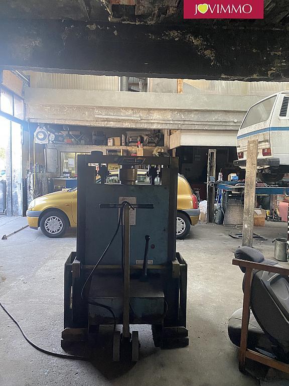 Magasins - 300 m² - 4 pièces