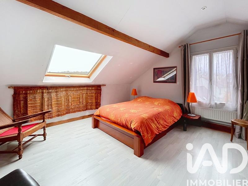 Maison - 215 m² - 8 pièces