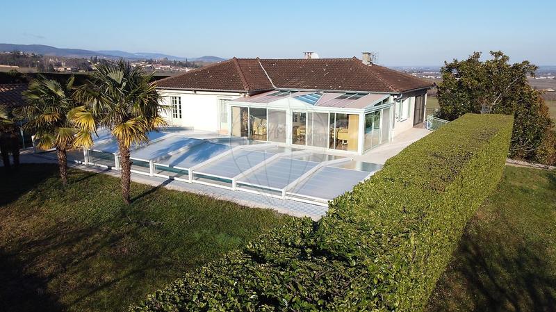 Propriété - 250 m² - 9 pièces