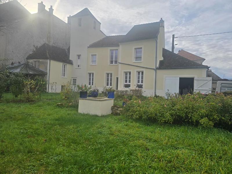 Maison - 170 m² - 11 pièces