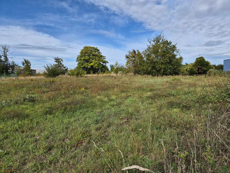 Terrain constructible - 896 m²