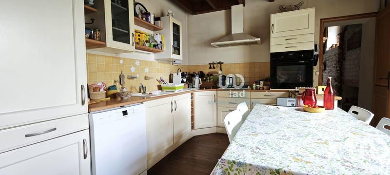 Maison - 228 m² - 7 pièces