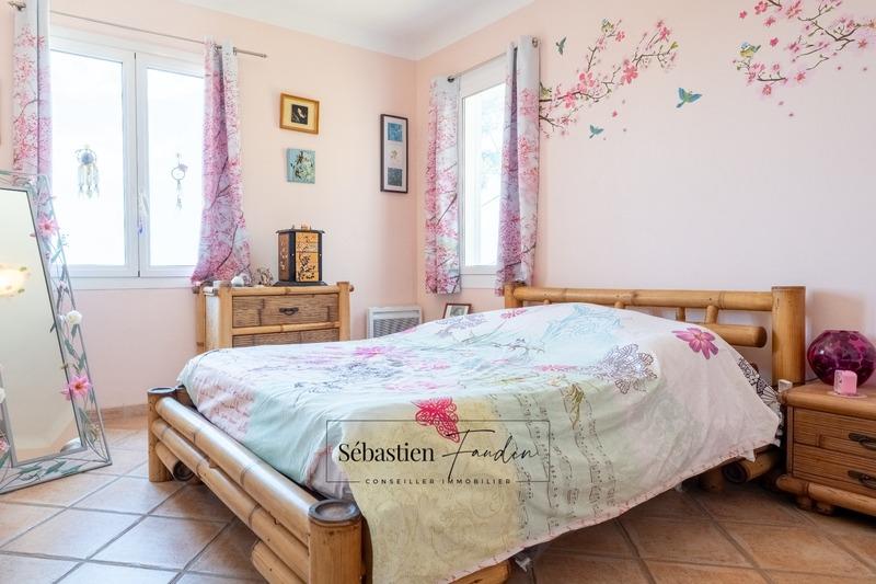 Maison - 210 m² - 8 pièces