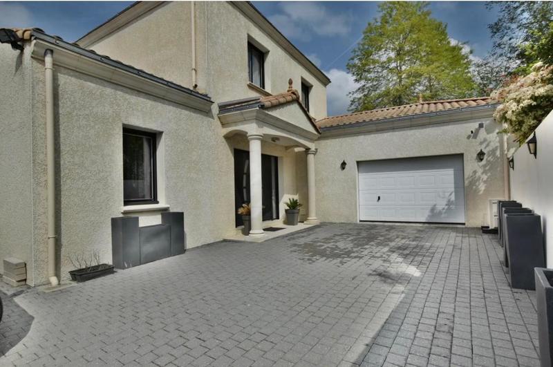 Maison - 167 m² - 7 pièces