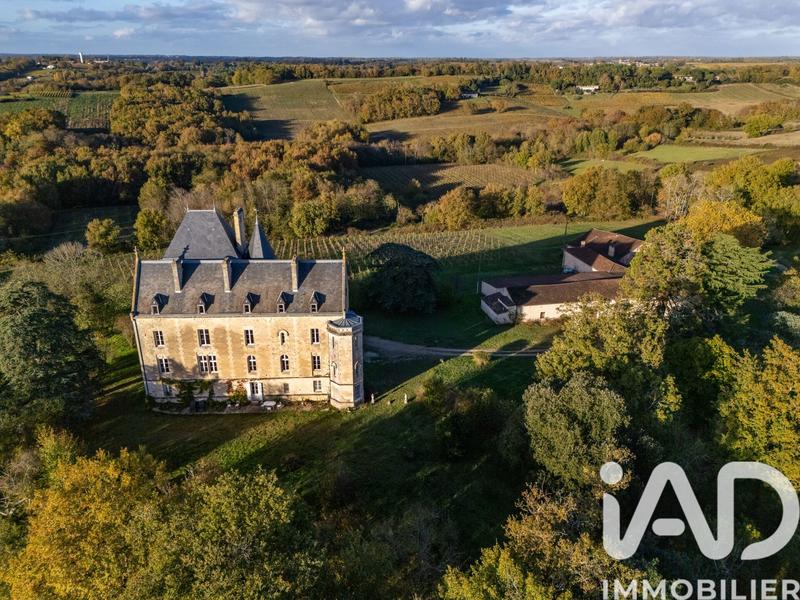 Maison - 890 m² - 18 pièces