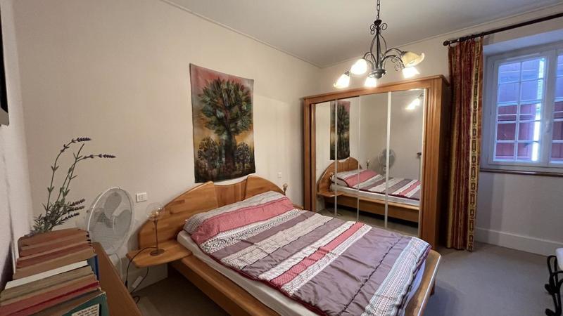 Maison - 300 m² - 8 pièces