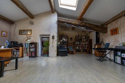 Maison - 234 m² - 8 pièces