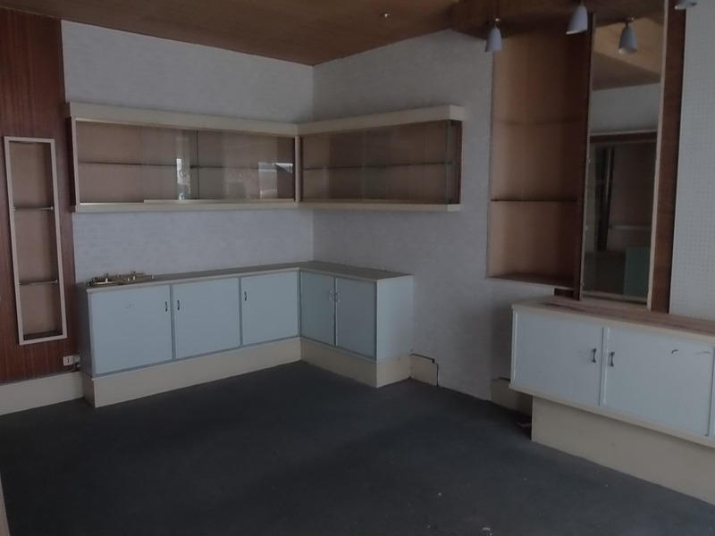 Local commercial - 117 m² - 6 pièces