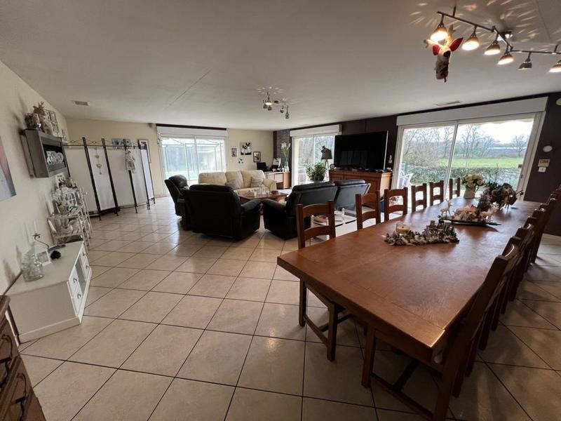 Maison traditionnelle - 155 m² - 5 pièces