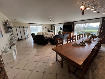 Maison traditionnelle - 155 m² - 5 pièces