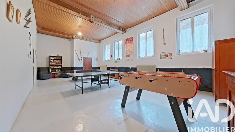 Maison - 891 m² - 15 pièces