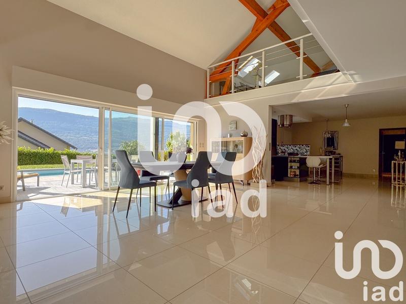 Maison - 242 m² - 6 pièces