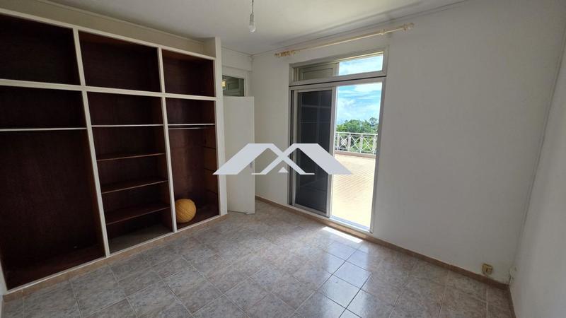 Maison - 96 m² - 5 pièces