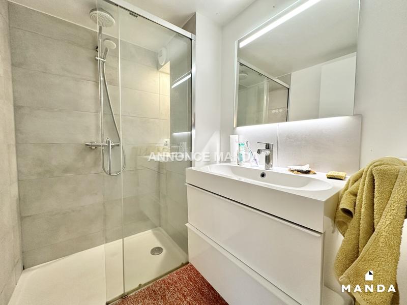 Chambre - 12 m² - 10 pièces