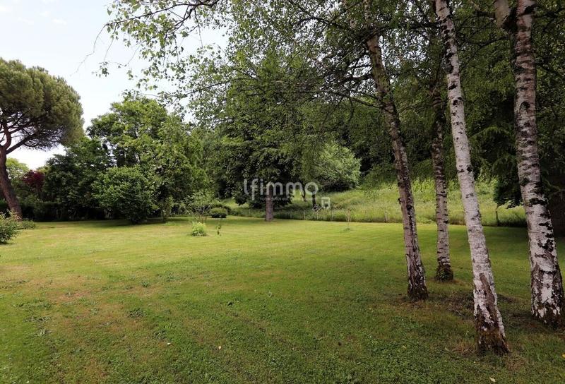 Demeure - 185 m² - 10 pièces