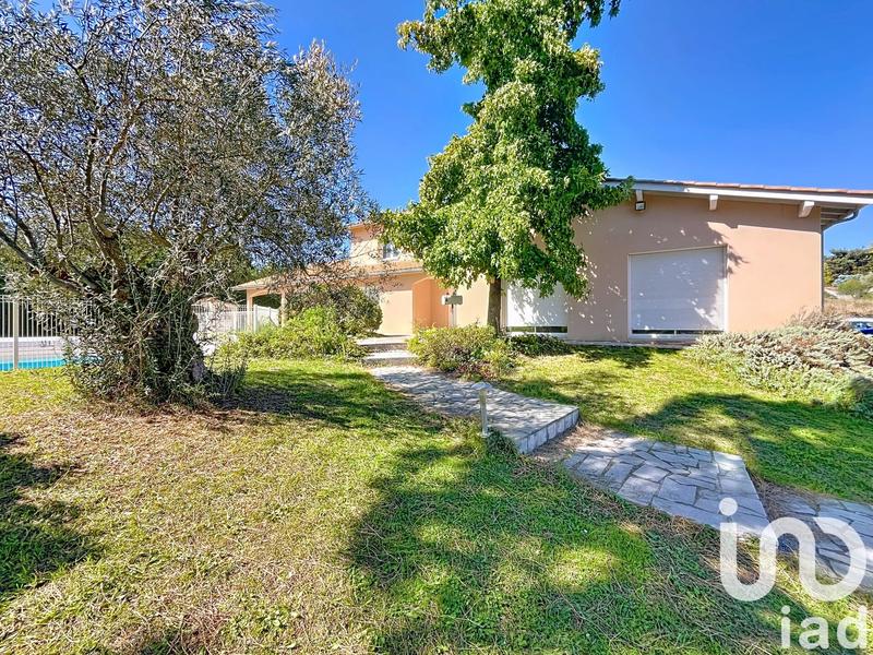 Maison - 217 m² - 8 pièces