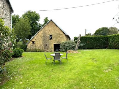 Maison - 248 m² - 9 pièces