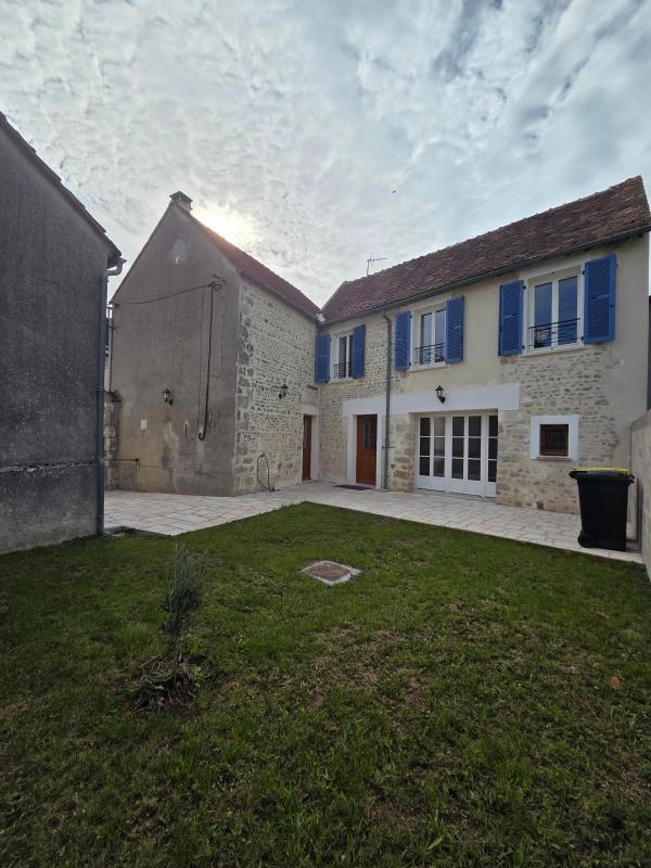 Maison - 102 m² - 4 pièces