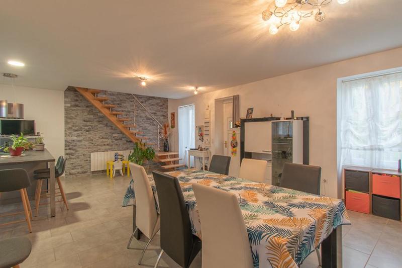 Maison - 111 m² - 6 pièces