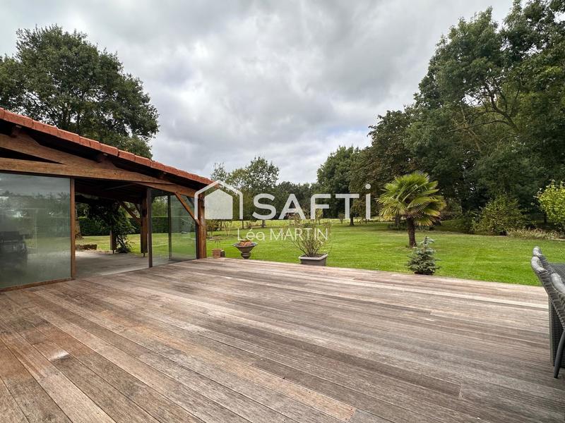 Maison - 200 m² - 7 pièces