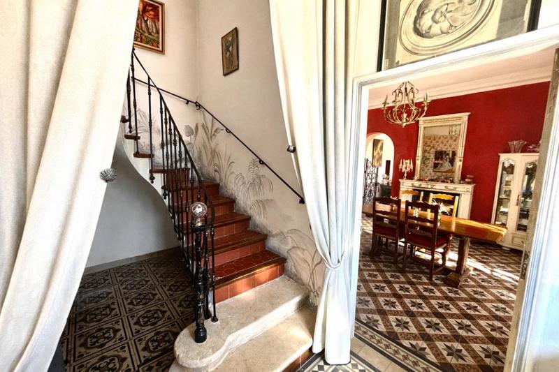 Maison de maîtres - 271 m² - 8 pièces