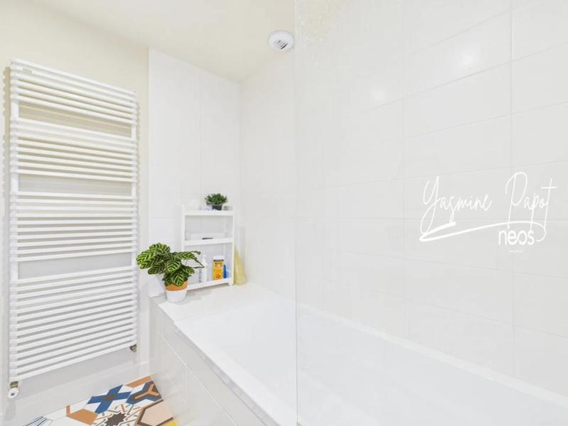 Maison - 220 m² - 8 pièces