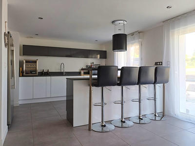 Maison - 138 m² - 6 pièces